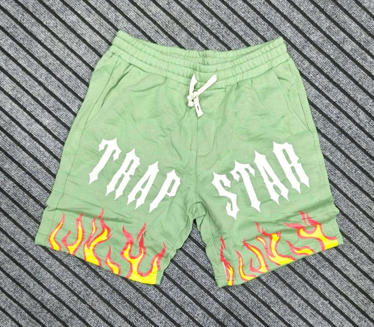 Short Trap Star imprimé flamme