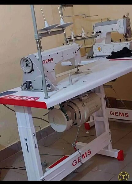 Machine à coudre industrielle