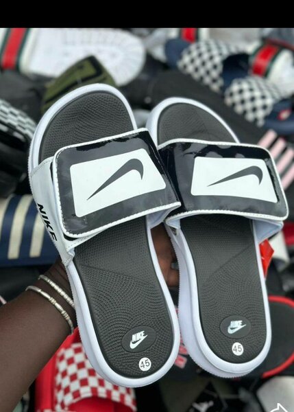 Mules Nike noir et blanc homme