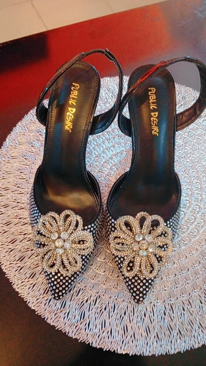 Escarpins élégants à strass