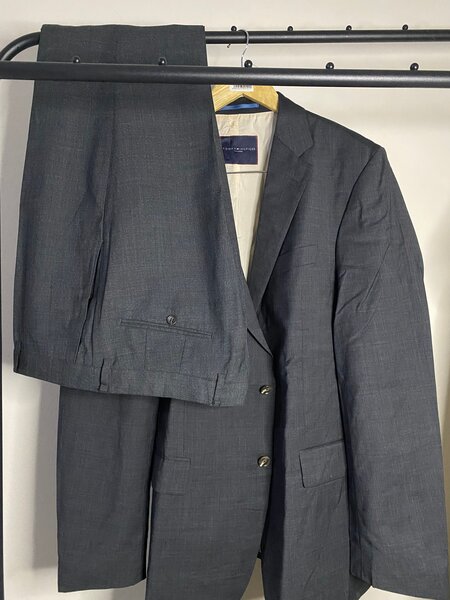 Costume homme élégant gris