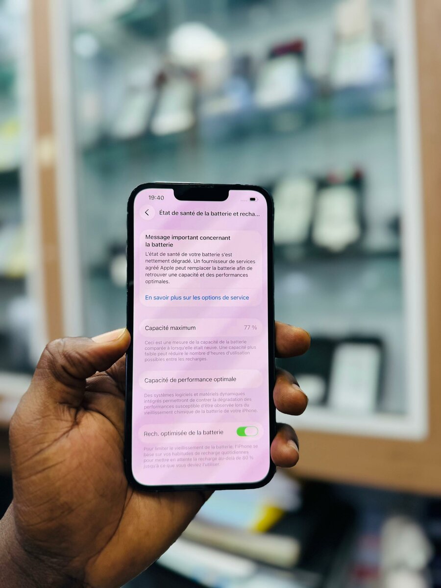 13 pro 128Go tout est dorigin