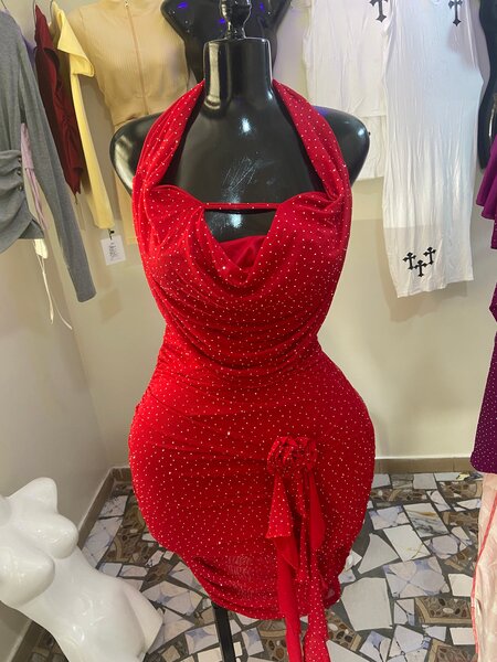 Robe rouge glamour soirée