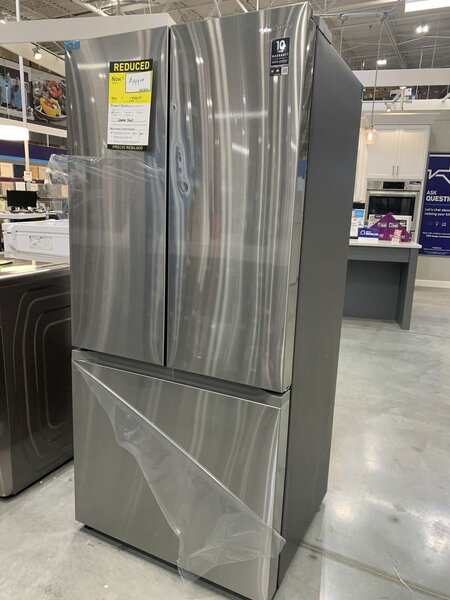 Réfrigérateur moderne inox