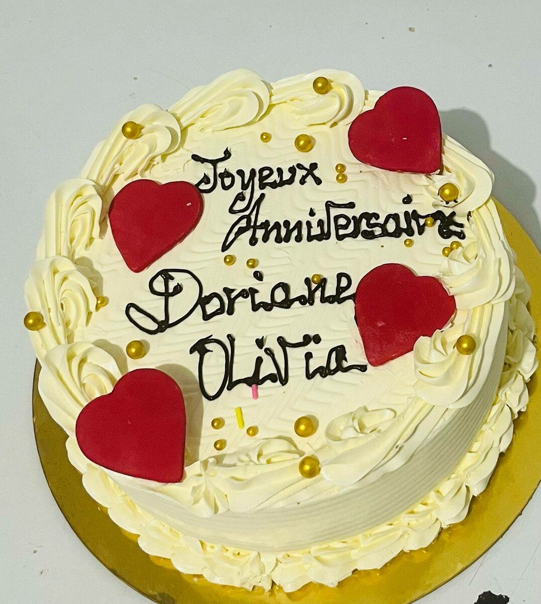 Gâteau d'anniversaire crème