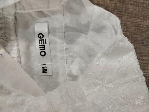 Robe Blanche Bébé Élegante