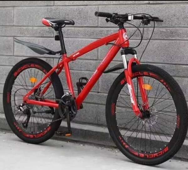 Vélo de montagne rouge