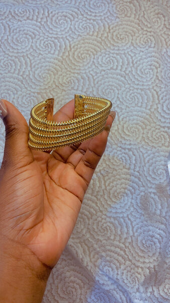 Bracelet manchette doré élégant