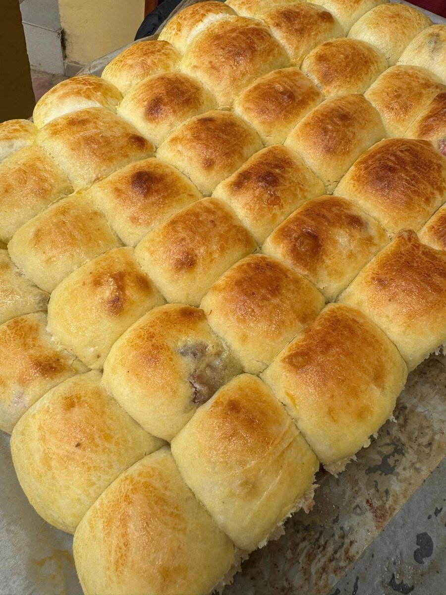 Pain fouré et yaourt