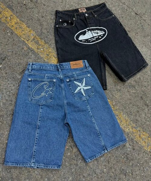 Shorts en denim brodés