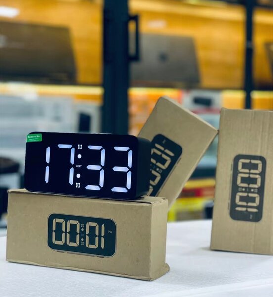 Réveil numérique LED moderne