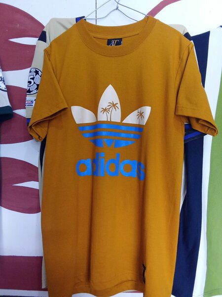T-shirt Adidas logo retro