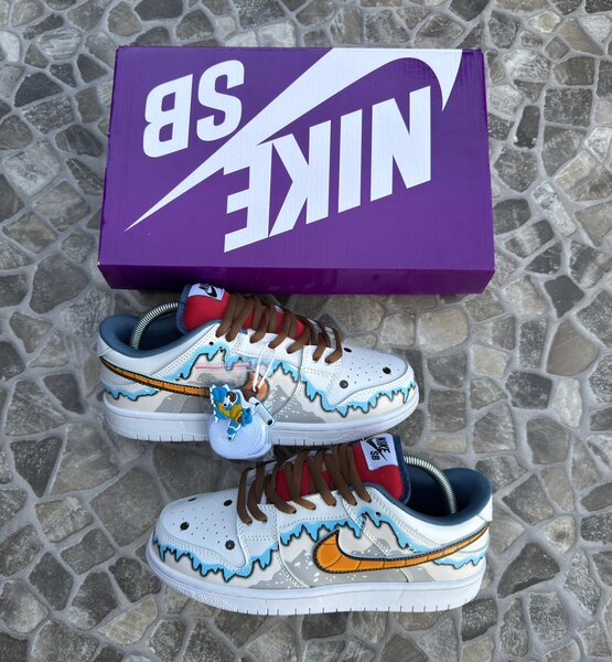 Nike SB Sneakers Art Design
