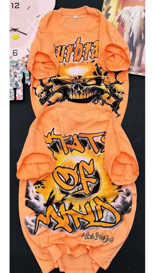 T-shirt graphique orange vif