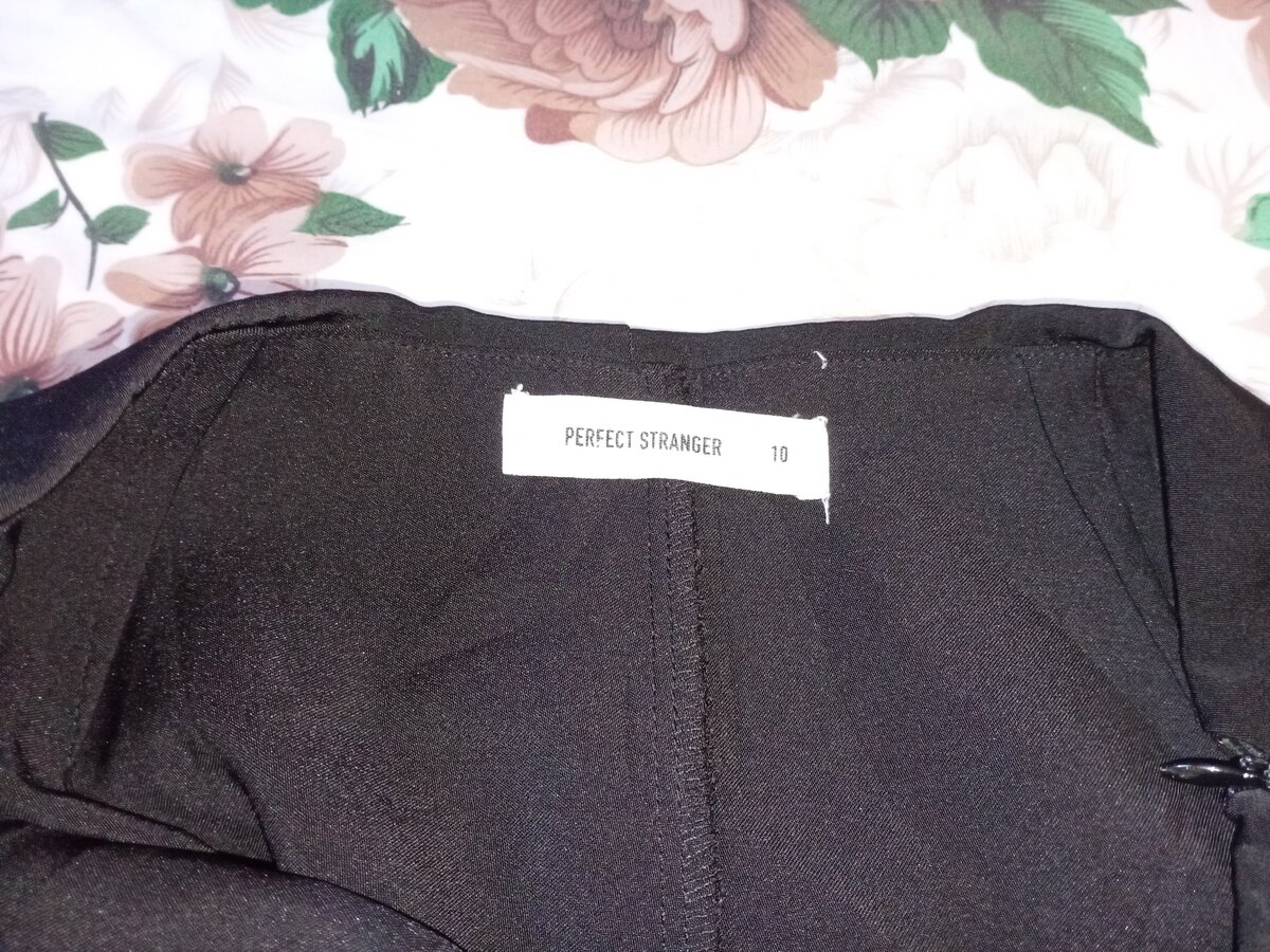 Jupe Short Noire Élegante