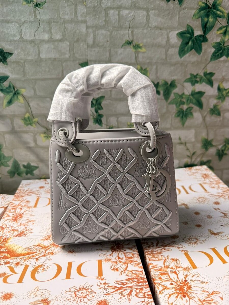 Mini Sac à Main en Cuir Elegant