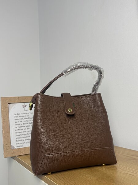 Sac à main en cuir brun