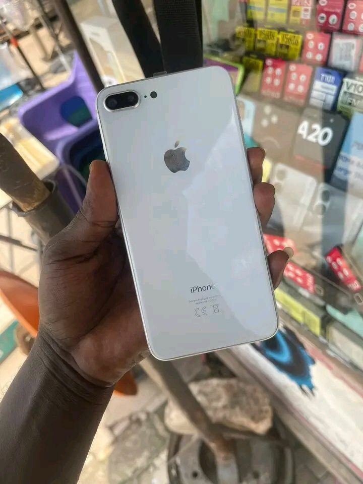 iPhone 8 Plus 64Go Argent