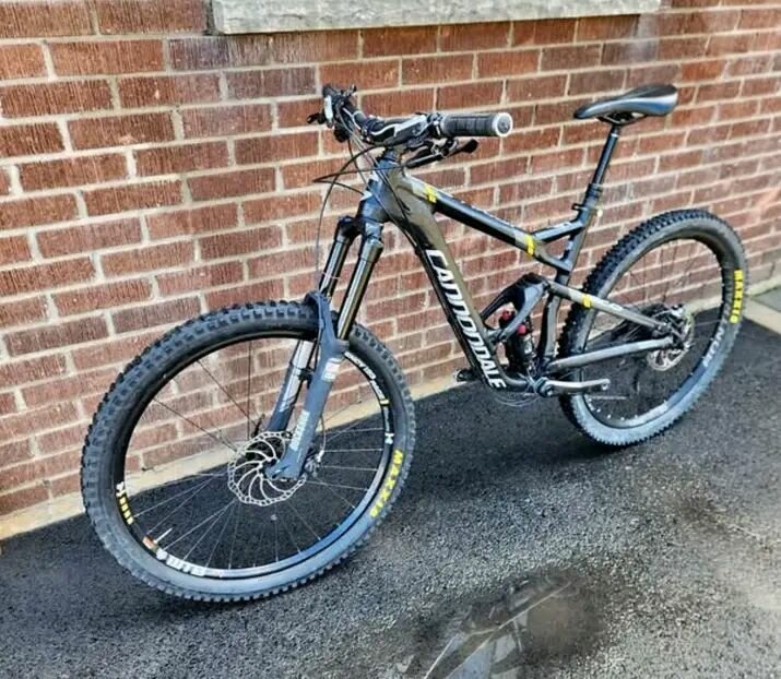 Vélo de montagne robuste