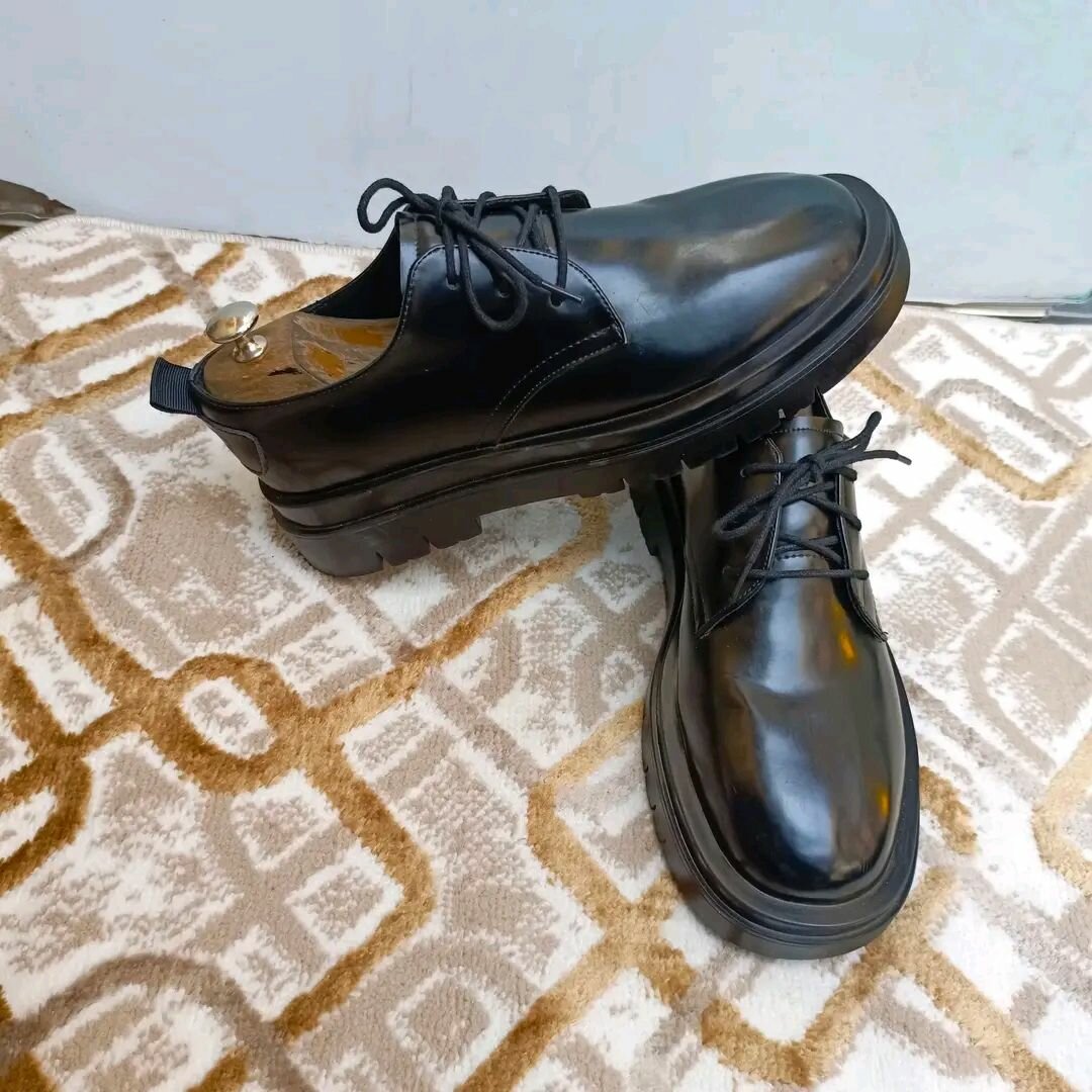 Chaussures en cuir élégantes homme
