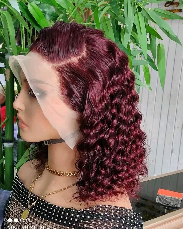 Perruque dentelle bouclée chic