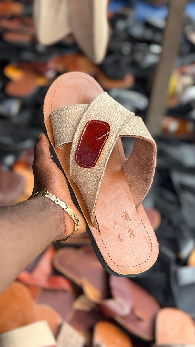 Sandales en paille tressé