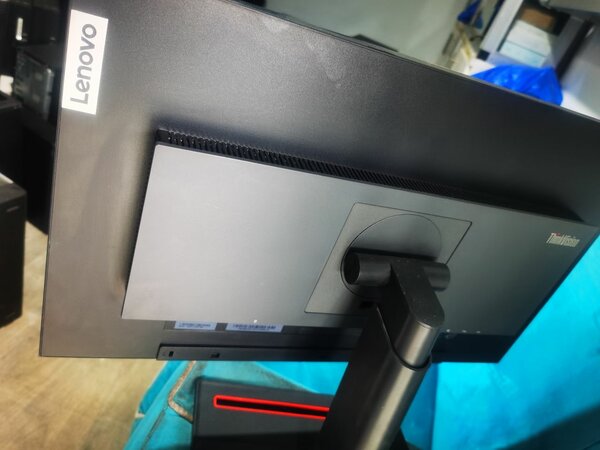 Moniteur Lenovo ThinkVision