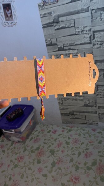 Bracelet d'amitié coloré tressé