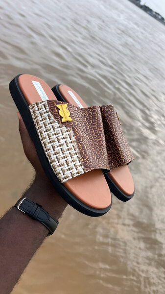 Sandales en cuir tissé élégantes