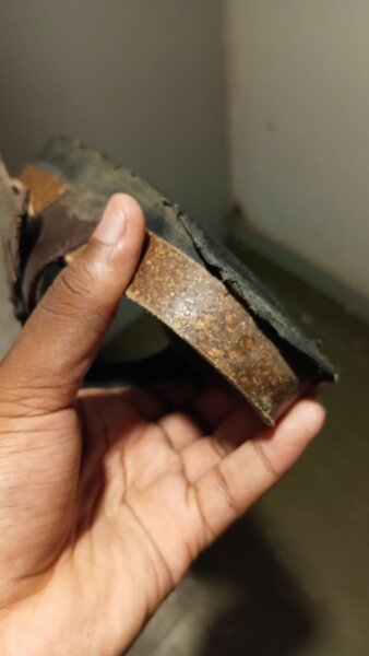 Tongs en cuir marron confort