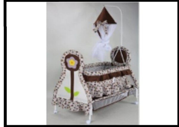 Un lit et une poussette