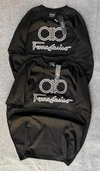 T-shirt décontracté logo stylisé