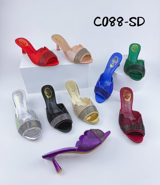 Sandales à talons brillantes
