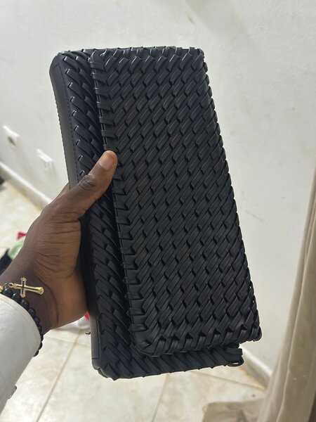 Clutch tressé élégant