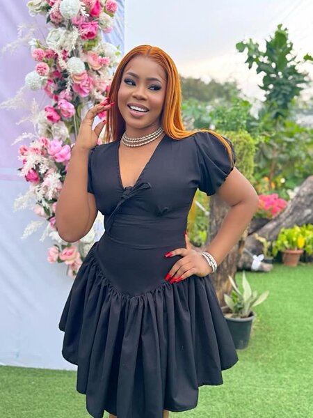 Robe chic noire élégante