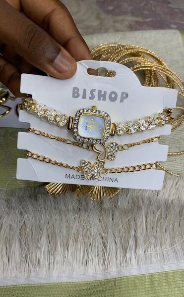 Ensemble de montres et bijoux