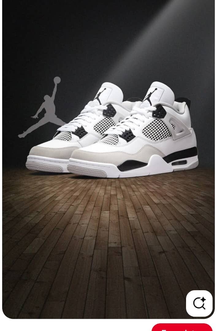 Baskets blanches et noires tendance