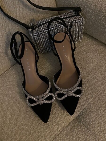 Sandales à talons avec nœud