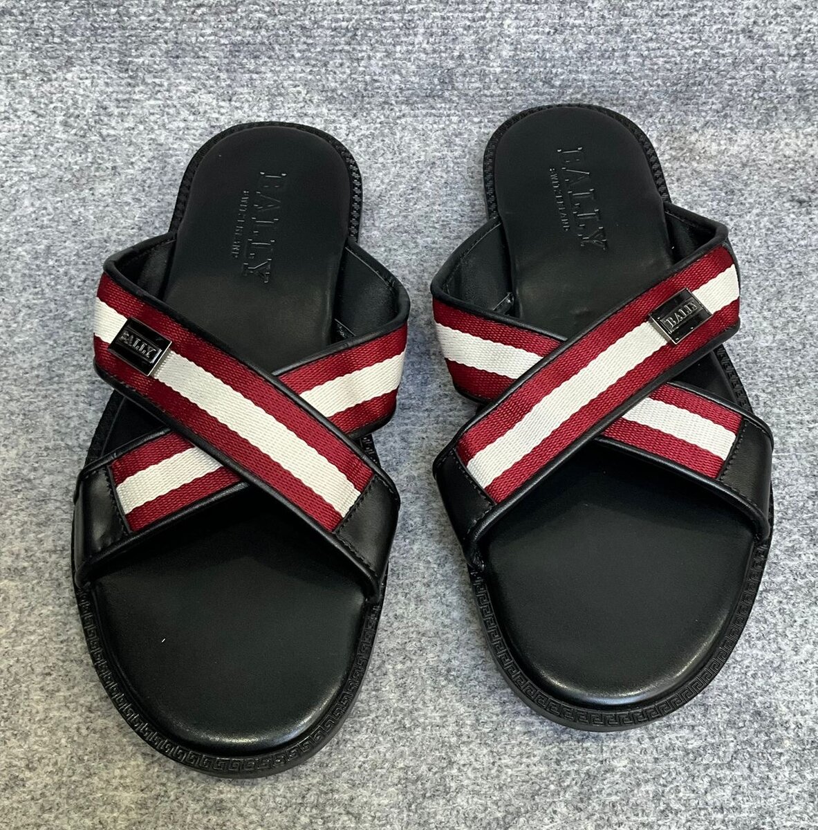 Sandales à lanières élégantes