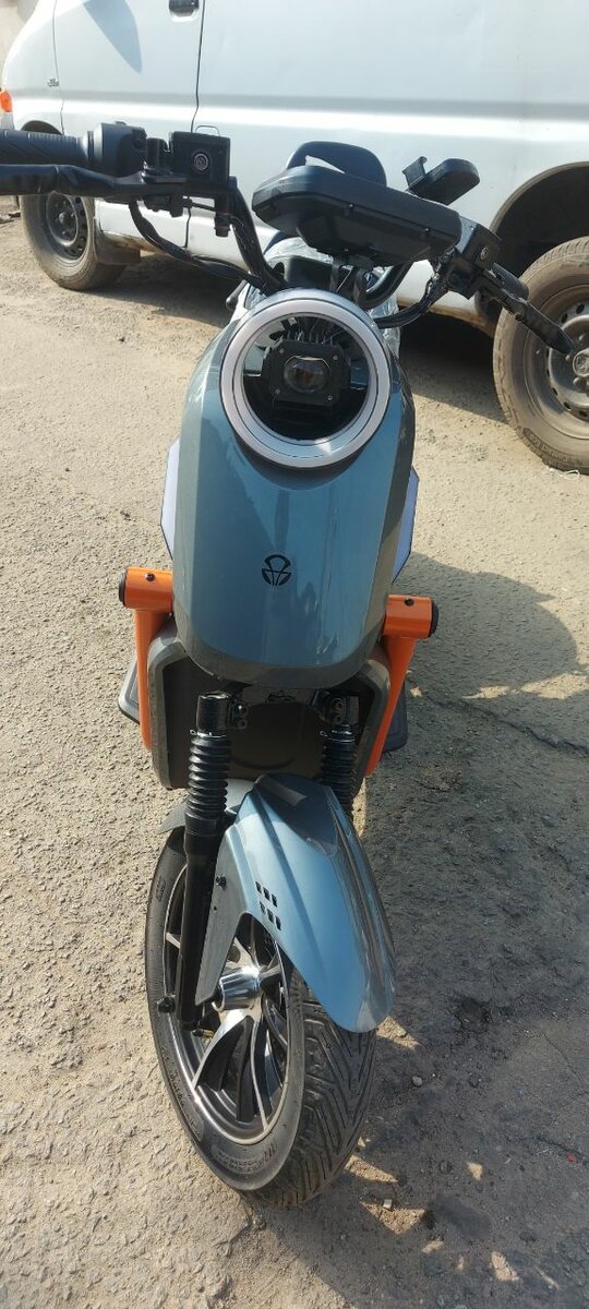 Scooter électrique moderne