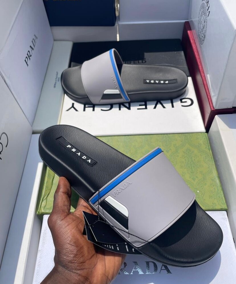 Claquettes de luxe modernes