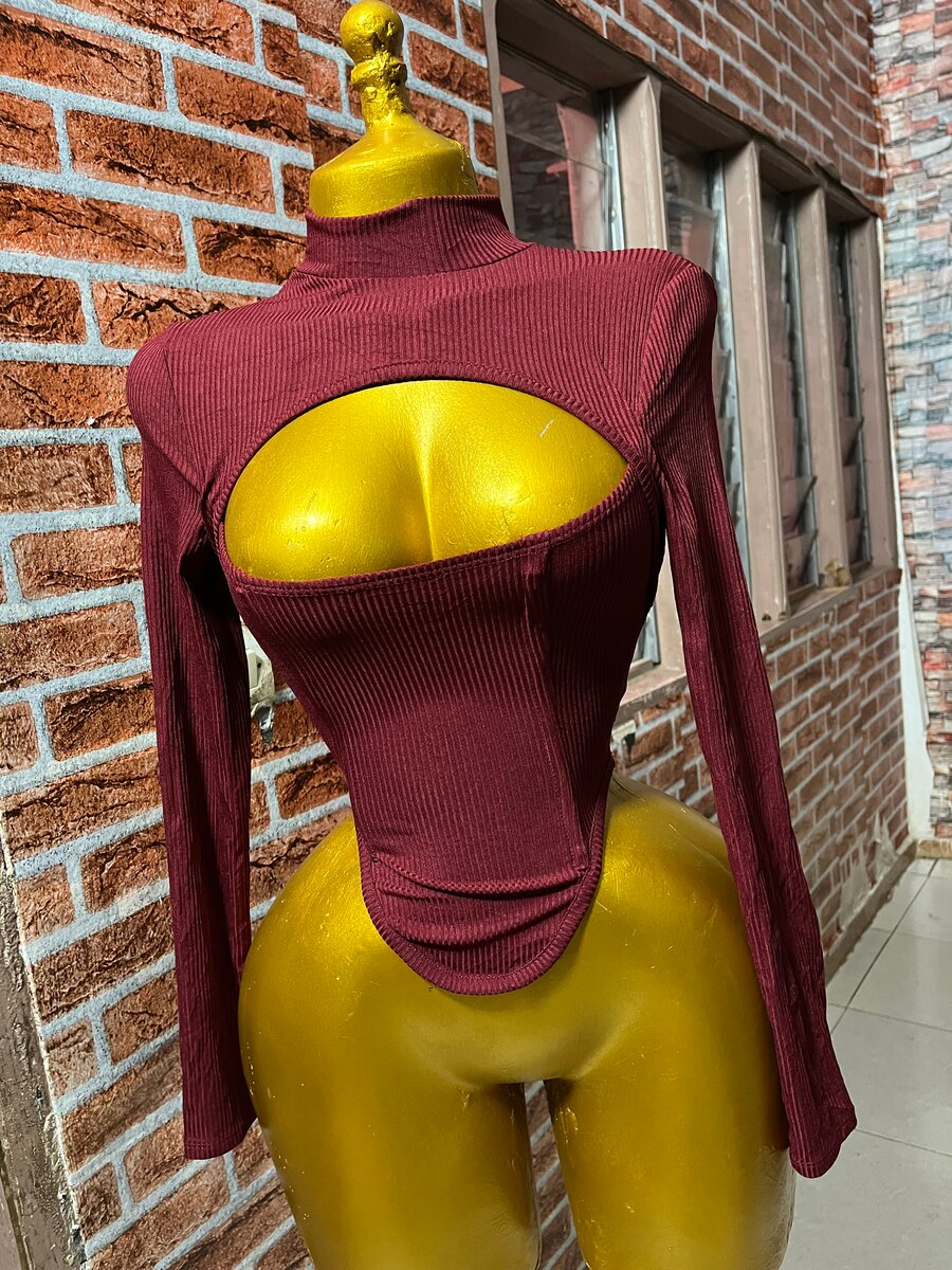 Tops by A&K World friperies