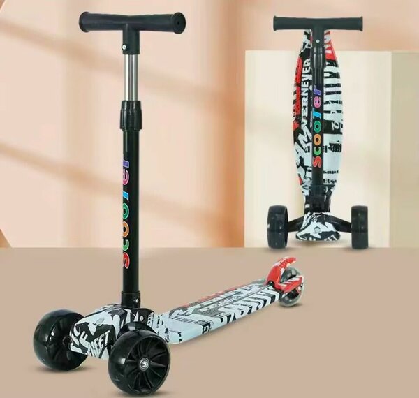 Trottinette enfant colorée