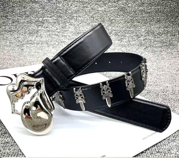 Ceinture noire avec motifs métal