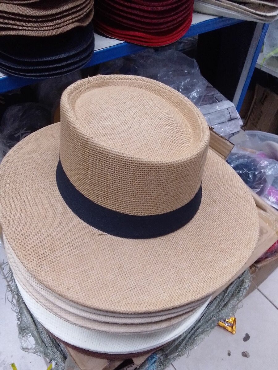 Chapeau en paille élégant