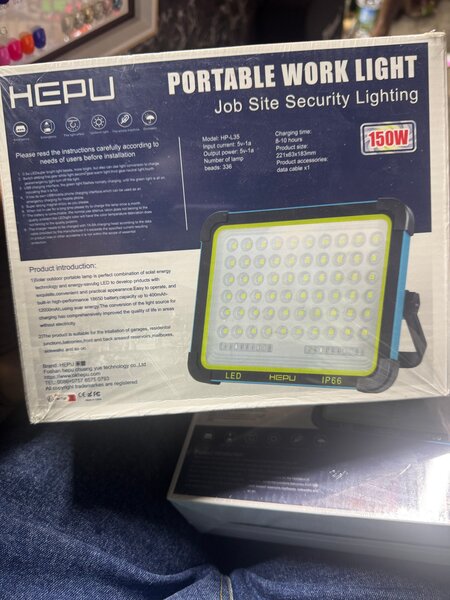 Projecteur LED Portable HEPU