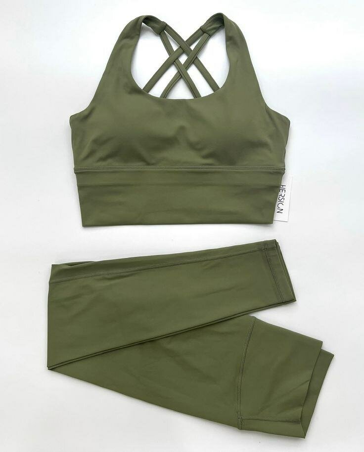 Ensemble de sport femme élégant
