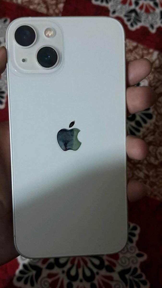 Apple iPhone 13