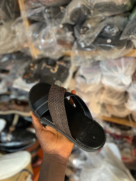 Sandales en cuir tressé