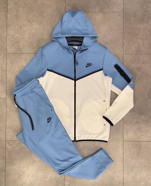 Nike tech